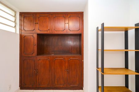 Casa para alugar com 330m², 4 quartos e 5 vagas Casa para alugar com 330m², 4 quartos e 5 vagasQuarto de serviço