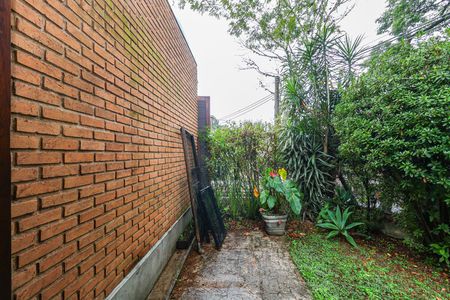 Casa para alugar com 330m², 4 quartos e 5 vagas Casa para alugar com 330m², 4 quartos e 5 vagasVista do Quarto 2