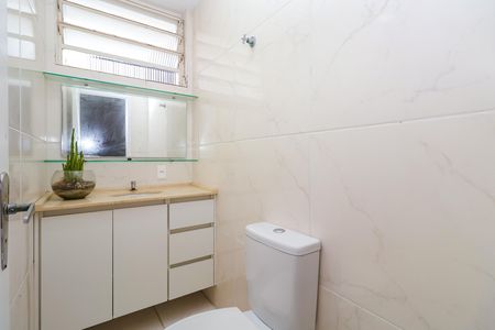 Casa para alugar com 330m², 4 quartos e 5 vagas Casa para alugar com 330m², 4 quartos e 5 vagasBanheiro de serviço