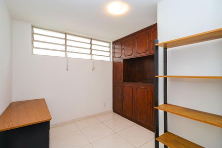 Casa para alugar com 330m², 4 quartos e 5 vagas Casa para alugar com 330m², 4 quartos e 5 vagasQuarto de serviço
