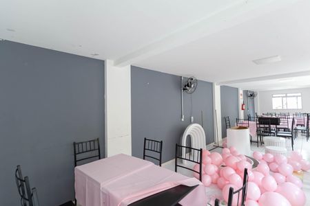 Apartamento à venda com 48m², 2 quartos e 1 vaga Apartamento à venda com 48m², 2 quartos e 1 vagaÁrea comum - Salão de festas