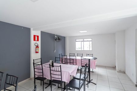 Apartamento à venda com 48m², 2 quartos e 1 vaga Apartamento à venda com 48m², 2 quartos e 1 vagaÁrea comum - Salão de festas