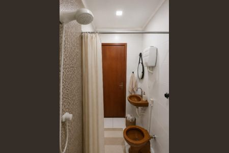 Casa para alugar com 50m², 1 quarto e 1 vaga Casa para alugar com 50m², 1 quarto e 1 vagaBanheiro