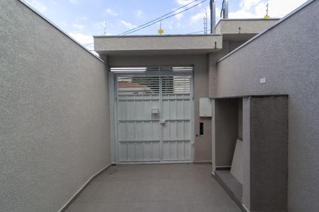 Garagem de casa à venda com 2 quartos, 80m² em Vila Constanca, São Paulo