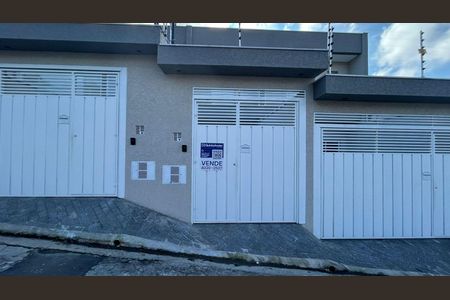 Fachada de casa à venda com 2 quartos, 80m² em Vila Constanca, São Paulo