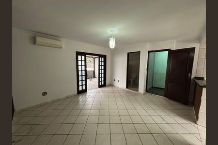 Casa para alugar com 65m², 2 quartos e sem vaga Casa para alugar com 65m², 2 quartos e sem vagaSala