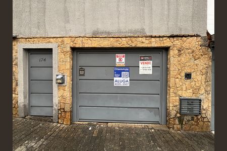 Casa para alugar com 65m², 2 quartos e sem vaga Casa para alugar com 65m², 2 quartos e sem vagaFachada
