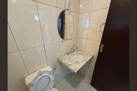Banheiro de casa para alugar com 2 quartos, 65m² em Jardim Ponte Rasa, São Paulo