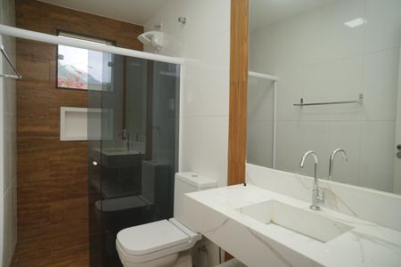 Casa de condomínio para alugar com 200m², 4 quartos e 4 vagas Casa de condomínio para alugar com 200m², 4 quartos e 4 vagasBanheiro Social