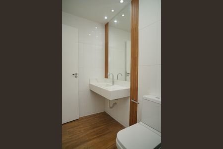 Casa de condomínio para alugar com 200m², 4 quartos e 4 vagas Casa de condomínio para alugar com 200m², 4 quartos e 4 vagasBanheiro do Quarto 2