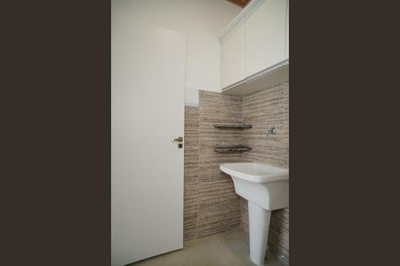 Casa de condomínio para alugar com 200m², 4 quartos e 4 vagas Casa de condomínio para alugar com 200m², 4 quartos e 4 vagasÁrea de Serviço