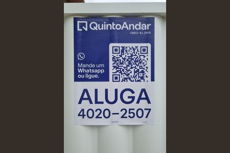Casa de condomínio para alugar com 200m², 4 quartos e 4 vagas Casa de condomínio para alugar com 200m², 4 quartos e 4 vagasPlaca