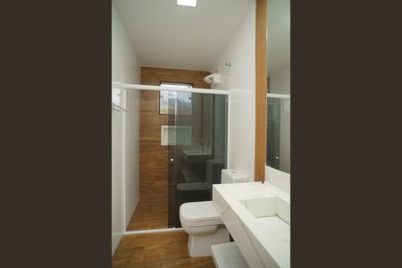 Casa de condomínio para alugar com 200m², 4 quartos e 4 vagas Casa de condomínio para alugar com 200m², 4 quartos e 4 vagasBanheiro Social