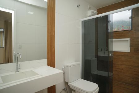 Casa de condomínio para alugar com 200m², 4 quartos e 4 vagas Casa de condomínio para alugar com 200m², 4 quartos e 4 vagasBanheiro do Quarto 2