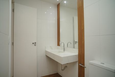 Casa de condomínio para alugar com 200m², 4 quartos e 4 vagas Casa de condomínio para alugar com 200m², 4 quartos e 4 vagasBanheiro do Quarto 2