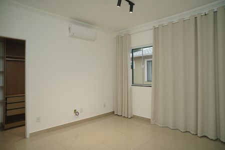 Casa de condomínio para alugar com 200m², 4 quartos e 4 vagas Casa de condomínio para alugar com 200m², 4 quartos e 4 vagasQuarto 2