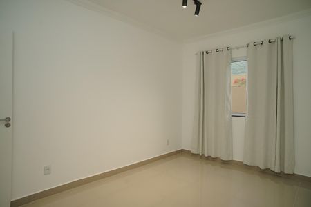 Casa de condomínio para alugar com 200m², 4 quartos e 4 vagas Casa de condomínio para alugar com 200m², 4 quartos e 4 vagasQuarto 1