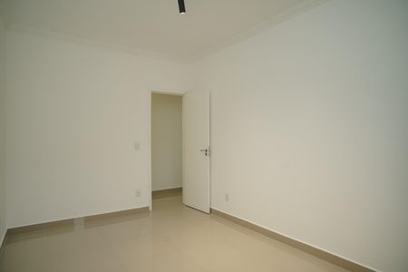 Casa de condomínio para alugar com 200m², 4 quartos e 4 vagas Casa de condomínio para alugar com 200m², 4 quartos e 4 vagasQuarto 1