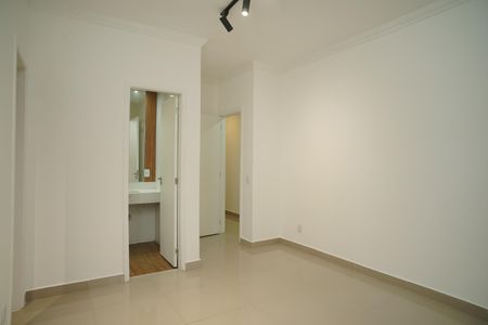 Casa de condomínio para alugar com 200m², 4 quartos e 4 vagas Casa de condomínio para alugar com 200m², 4 quartos e 4 vagasQuarto 3