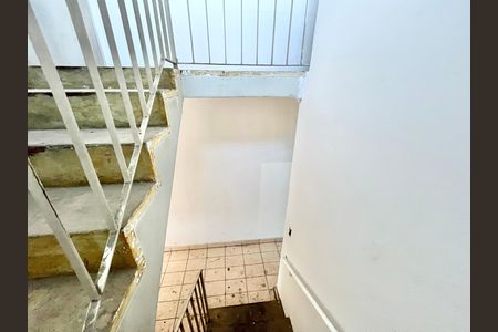 Casa para alugar com 125m², 4 quartos e 2 vagas Casa para alugar com 125m², 4 quartos e 2 vagasEscada