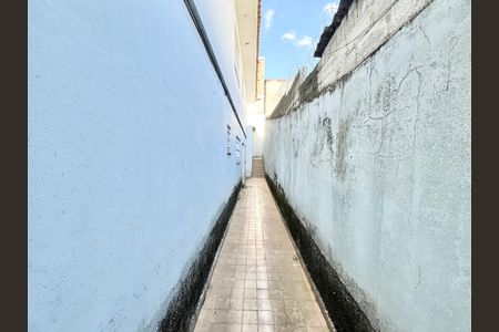 Casa para alugar com 125m², 4 quartos e 2 vagas Casa para alugar com 125m², 4 quartos e 2 vagasCorredor
