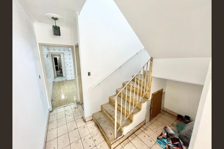 Casa para alugar com 125m², 4 quartos e 2 vagas Casa para alugar com 125m², 4 quartos e 2 vagasCorredor