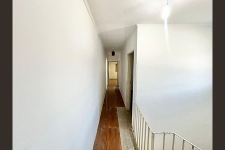 Casa para alugar com 125m², 4 quartos e 2 vagas Casa para alugar com 125m², 4 quartos e 2 vagasCorredor
