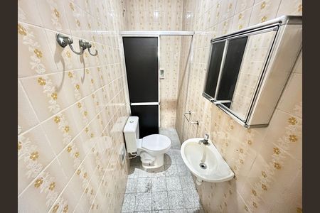 Casa para alugar com 125m², 4 quartos e 2 vagas Casa para alugar com 125m², 4 quartos e 2 vagasBanheiro de serviço