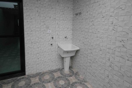 Casa à venda com 79m², 2 quartos e 2 vagas