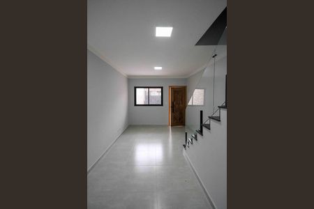 Casa à venda com 79m², 2 quartos e 2 vagas
