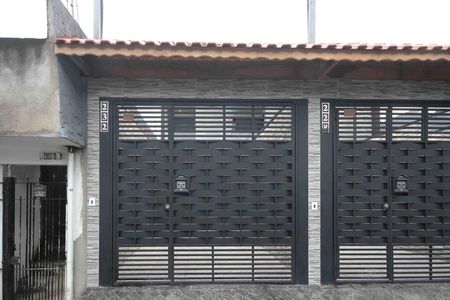Casa à venda com 79m², 2 quartos e 2 vagas