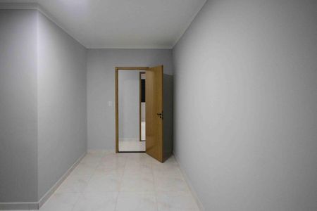 Casa à venda com 79m², 2 quartos e 2 vagas