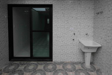Casa à venda com 79m², 2 quartos e 2 vagas