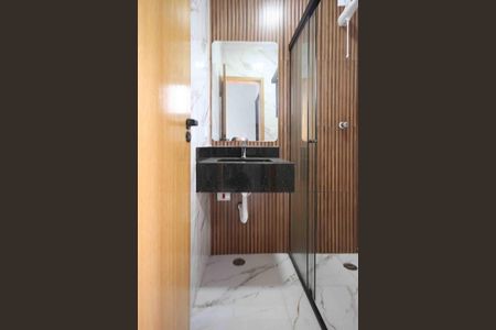 Casa à venda com 79m², 2 quartos e 2 vagas