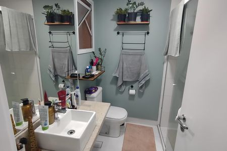Apartamento à venda com 85m², 2 quartos e 2 vagasBanheiro da Suíte