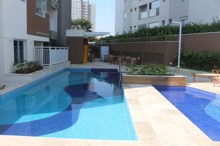 Apartamento à venda com 85m², 2 quartos e 2 vagasÁrea comum - Piscina