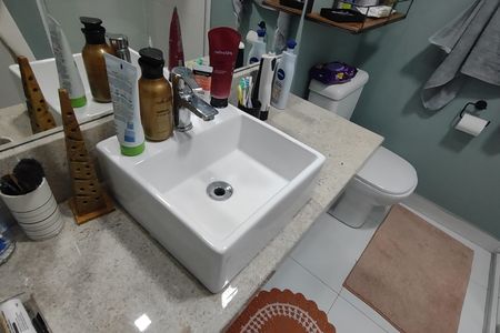 Apartamento à venda com 85m², 2 quartos e 2 vagasBanheiro da Suíte