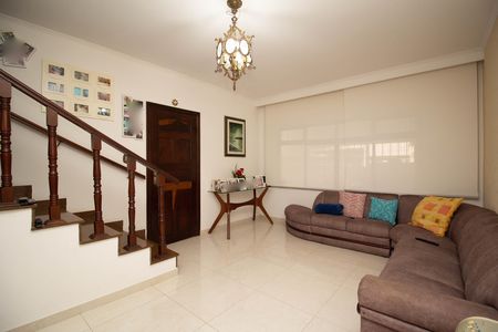 Sala de casa à venda com 3 quartos, 200m² em Vila Bruna, São Paulo