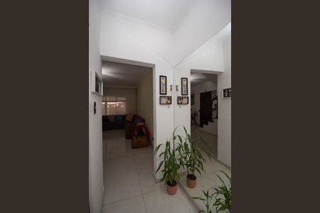 Casa à venda com 200m², 3 quartos e 2 vagas Casa à venda com 200m², 3 quartos e 2 vagasCorredor