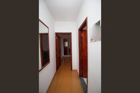 Casa à venda com 200m², 3 quartos e 2 vagas Casa à venda com 200m², 3 quartos e 2 vagasCorredor