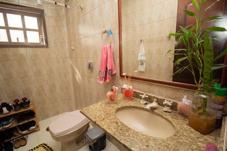 Casa à venda com 200m², 3 quartos e 2 vagas Casa à venda com 200m², 3 quartos e 2 vagasLavabo