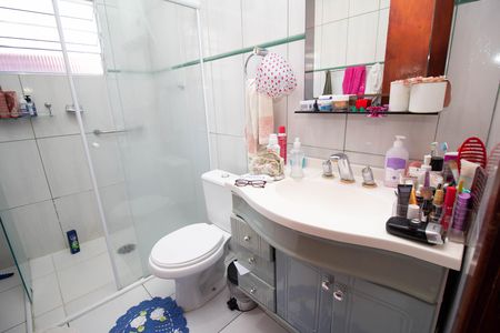 Casa à venda com 200m², 3 quartos e 2 vagas Casa à venda com 200m², 3 quartos e 2 vagasBanheiro Social