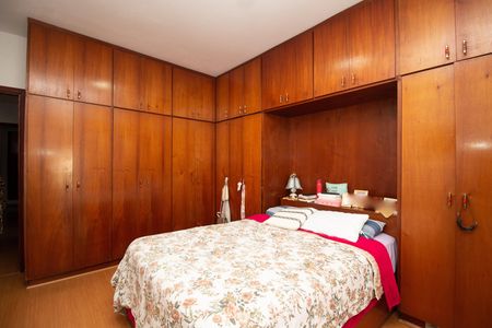 Casa à venda com 200m², 3 quartos e 2 vagas Casa à venda com 200m², 3 quartos e 2 vagasQuarto 1