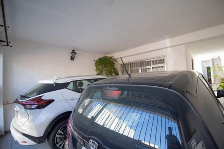 Casa à venda com 200m², 3 quartos e 2 vagas Casa à venda com 200m², 3 quartos e 2 vagasGaragem