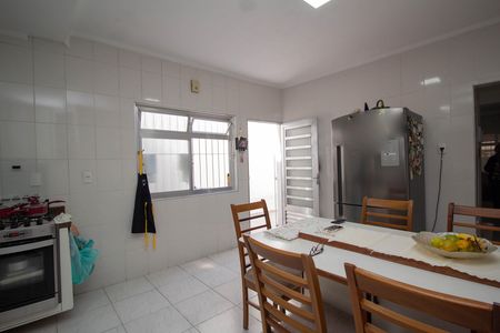 Casa à venda com 200m², 3 quartos e 2 vagas Casa à venda com 200m², 3 quartos e 2 vagasCozinha