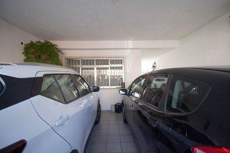 Casa à venda com 200m², 3 quartos e 2 vagas Casa à venda com 200m², 3 quartos e 2 vagasGaragem