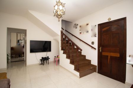 Sala de casa à venda com 3 quartos, 200m² em Vila Bruna, São Paulo