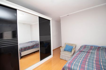 Casa à venda com 200m², 3 quartos e 2 vagas Casa à venda com 200m², 3 quartos e 2 vagasQuarto 3 - Suíte