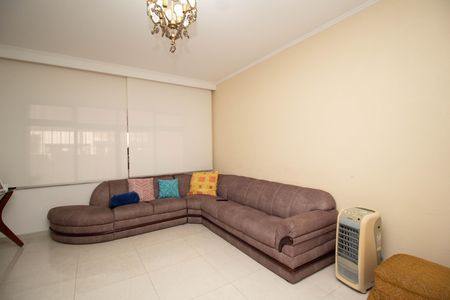 Sala de casa à venda com 3 quartos, 200m² em Vila Bruna, São Paulo