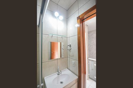 Casa de condomínio à venda com 80m², 2 quartos e 1 vaga Casa de condomínio à venda com 80m², 2 quartos e 1 vagaBanheiro